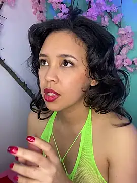 Snapshot of Esmeraldagh_ chatting on October 3, 11:59 am Esmeraldagh online show from October 3, 11:59 am