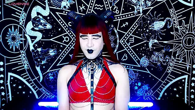 Snapshot of naomi_satan chatting on October 22, 1:32 am naomi satan online show from October 22, 1:32 am