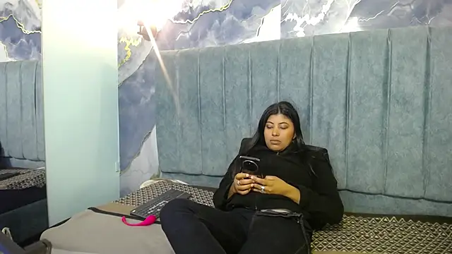 canela a73 online show from November 15, 8:43 pm