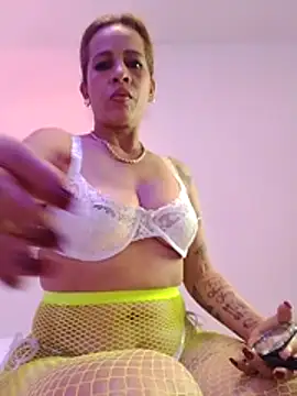 Alisson Milf online show from February 25, 4:11 am