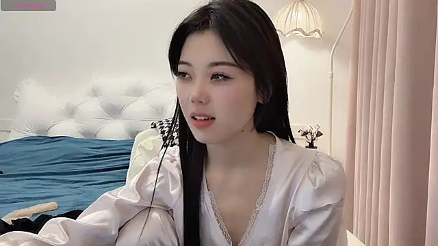 bao-bao- online show from November 1, 4:00 pm