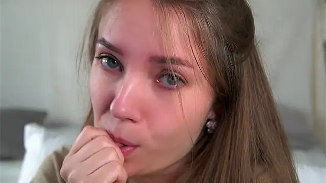 KarriBrownd online show from October 9, 1:10 am