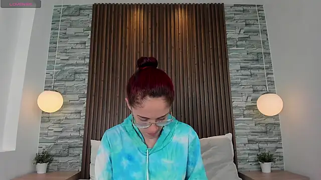 Snapshot of melodyvega0591 chatting on October 17, 12:41 pm melodyvega0591 online show from October 17, 12:41 pm