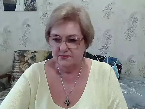 Renata62011 online show from December 18, 12:43 pm