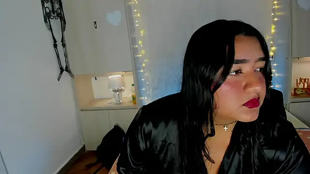 LilyWhitney online show from October 29, 4:06 am