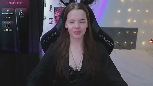 Luna Navy online show from March 2, 6:25 am