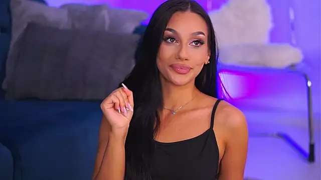 NinaSolenne online show from February 18, 8:30 pm