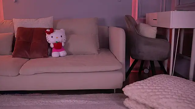 MillaSerene online show from April 15, 5:30 am