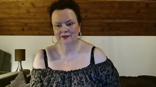 TiffanyMature online show from November 23, 9:16 pm