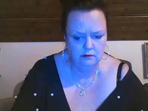 TiffanyMature online show from April 16, 8:19 pm