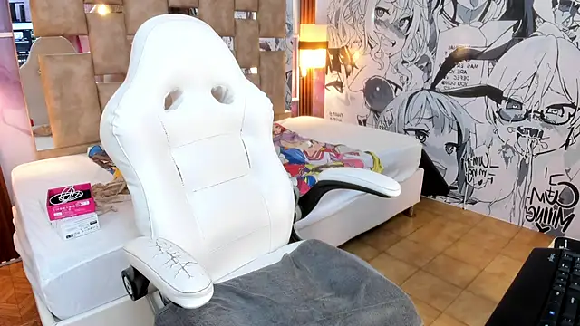 Melody Lolii online show from April 16, 9:39 pm