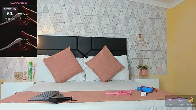 OliviaGarciaa online show from November 14, 9:04 pm