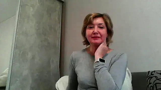 IrynaMolbertx online show from October 24, 7:15 am