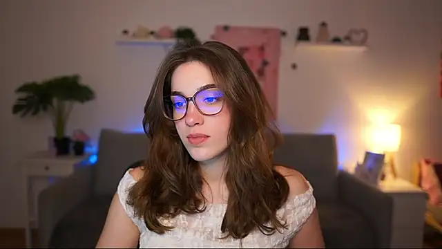 kissie cat online show from February 24, 2:16 pm