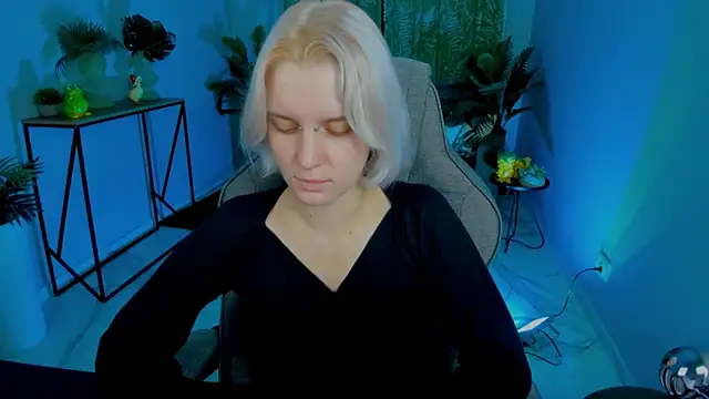 BethanyCloud online show from November 19, 6:24 am