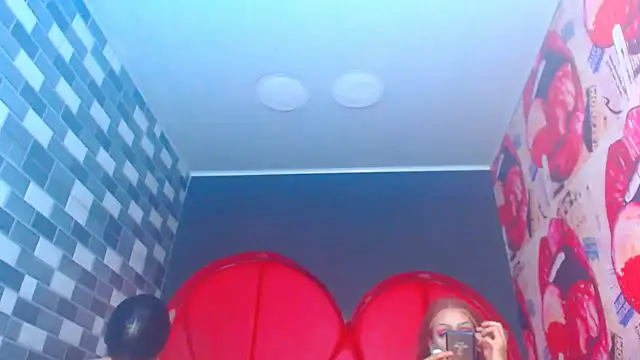 julessxcharlotte online show from December 16, 2:56 pm