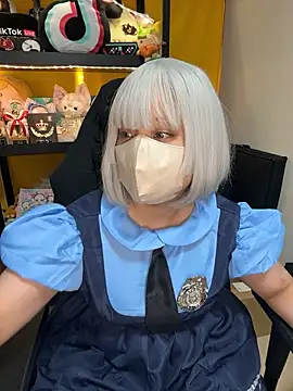 0kanna0 online show from November 10, 4:35 pm