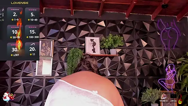 April  foxx online show from December 16, 4:13 pm