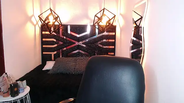 Natalie loffreda online show from April 1, 7:44 pm