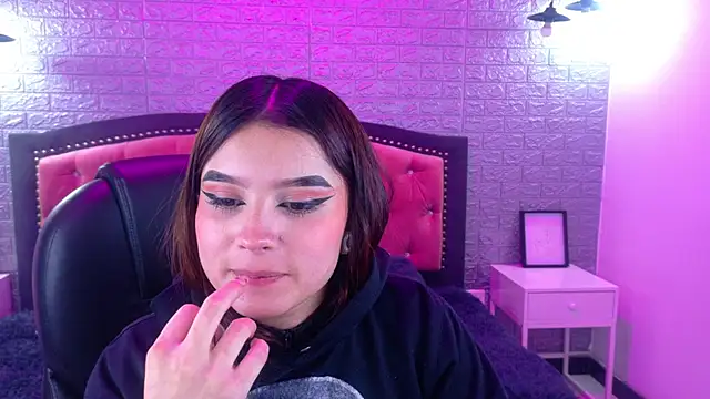 Snapshot of Natalie_loffreda chatting on October 16, 3:09 am Natalie loffreda online show from October 16, 3:09 am