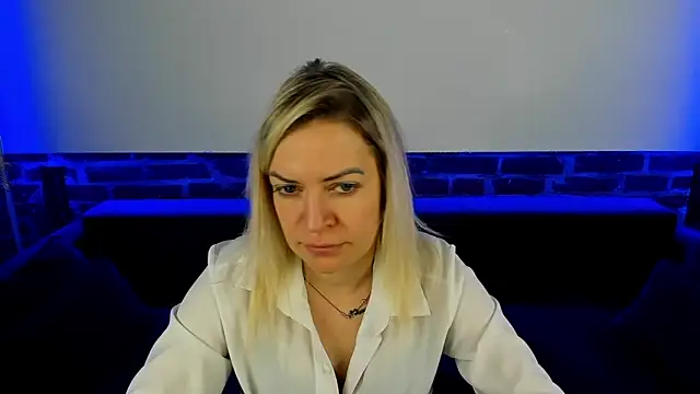 Snapshot of Anna_Snows chatting on October 23, 6:08 am Anna Snows online show from October 23, 6:08 am