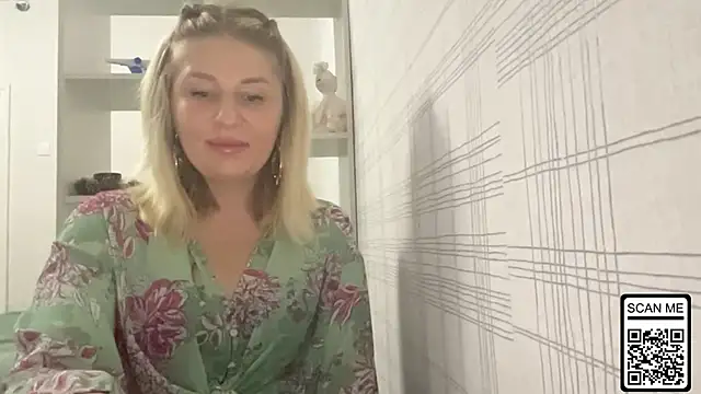 Blondie xoxoxo online show from November 5, 6:46 pm