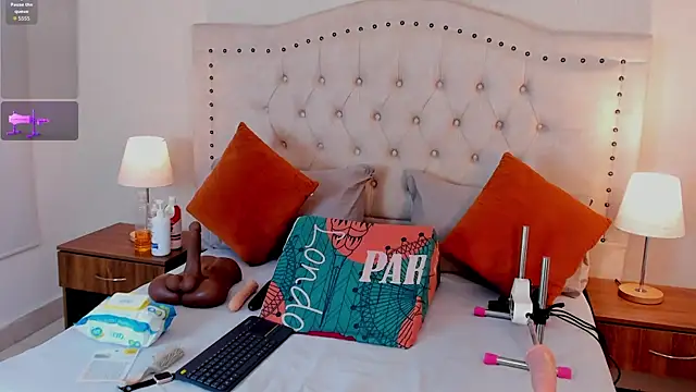 Snapshot of natasha_moreno chatting on October 20, 12:41 pm natasha moreno online show from October 20, 12:41 pm