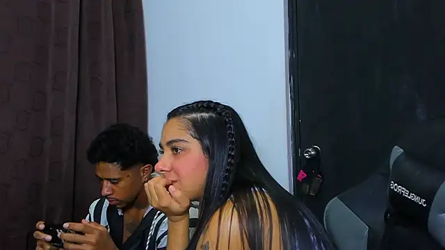 violet and myers online show from February 25, 5:17 am