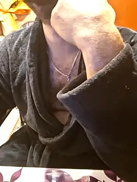 qSensi online show from December 14, 4:07 am