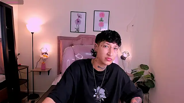 Snapshot of Luci_Rose chatting on October 5, 3:00 am Luci Rose online show from October 5, 3:00 am