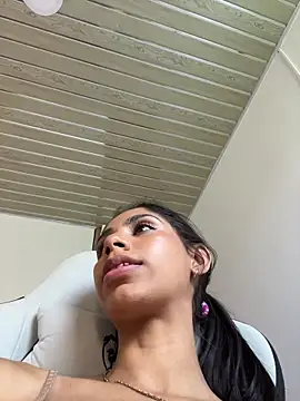 BrunetteAdams001 online show from October 22, 3:06 pm