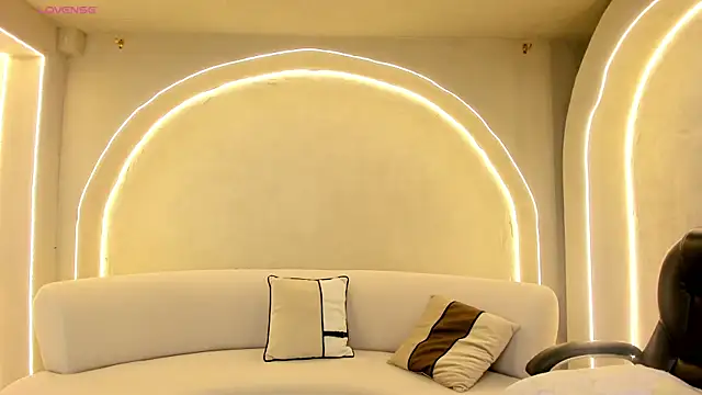 VeronicaBlue online show from December 19, 1:36 pm