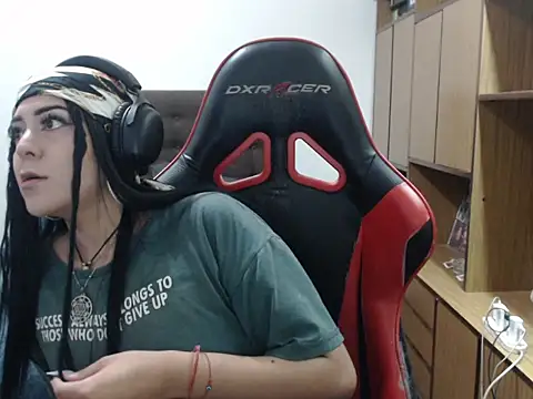 bluegoddessstoned online show from December 16, 8:47 pm