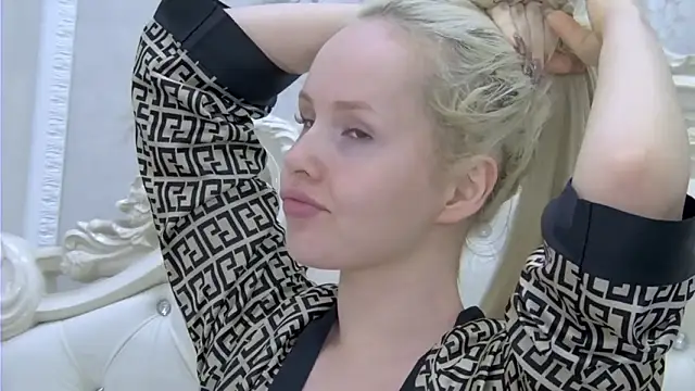 EllieFrosty  online show from March 5, 1:45 am