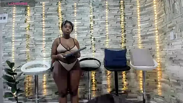 Snapshot of eroticgirls_xx chatting on October 16, 11:02 am eroticgirls xx online show from October 16, 11:02 am
