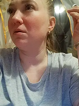 Kiss Eva online show from February 27, 5:02 pm