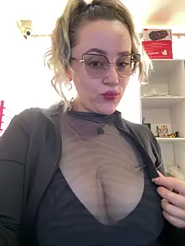 CurvyLust x online show from February 9, 3:36 pm