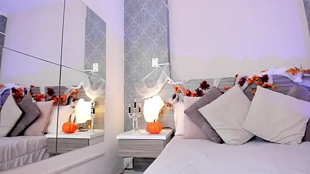 MiilaBlake online show from October 30, 8:21 pm