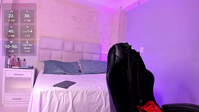 ShaunaDream online show from December 2, 5:42 am