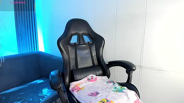 ShaunaDream online show from March 6, 3:45 am