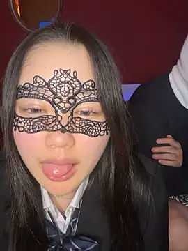 NENEandOJI online show from November 6, 11:49 am