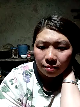 quynhkoolbae online show from December 3, 1:57 pm