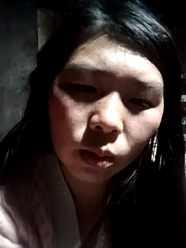 quynhkoolbae online show from March 6, 1:28 pm