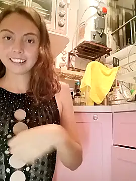 Snapshot of MoonBlueSex chatting on October 8, 4:39 am MoonBlueSex online show from October 8, 4:39 am