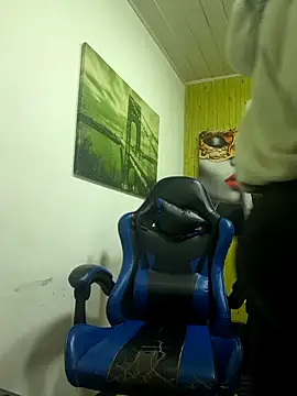 alison moon7 online show from October 14, 11:35 am