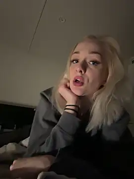 DaryaDoll online show from December 20, 1:31 am