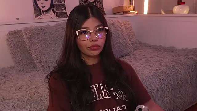 sophieee art online show from March 25, 3:56 am