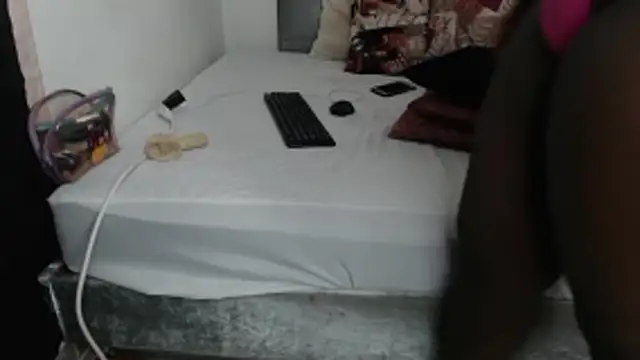 DaiishaWolf online show from February 6, 11:30 pm