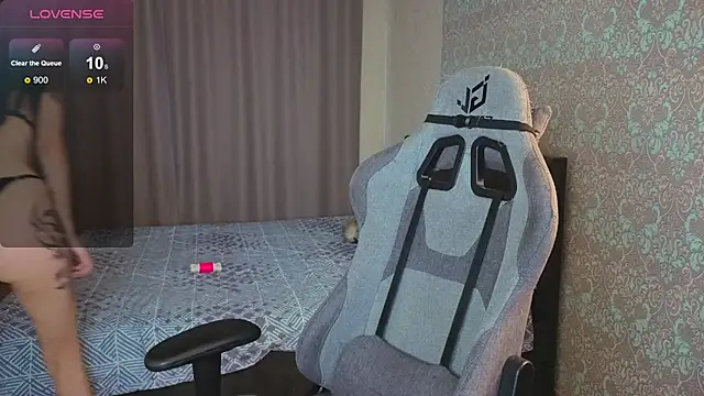 magic shy  online show from November 3, 2:04 am