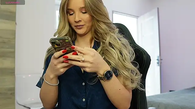 HeySiryy online show from September 23, 11:30 am